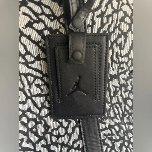 Jordan Monogram Black Elephant Print Duffle Bag (size Large) 40L - Picture 3 of 12